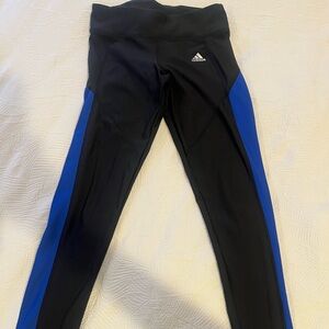 Adidas climbawarm workout leggings
Black and royal blue  size medium